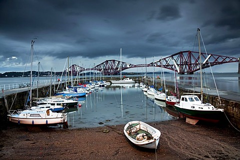 The Port of Queensferry with the Forth Railway Bridge, Scotland, United Kingdom, Europe