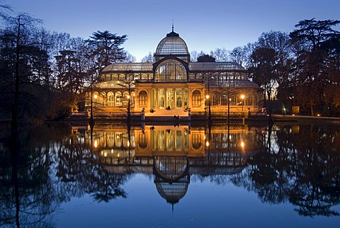 Palacio de Cristal, Crystal Palace, at dusk, Jardines del Buen Retiro, Retiro Park, Madrid, Spain, Europe