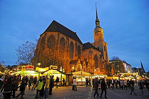 Reinoldikirche, Church of St. Reinoldus, Christmas market, Dortmund, North Rhine-Westphalia, Germany, Europe