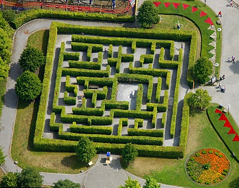 Aerial view, labyrinth, Centropark, Neue Mitte area, Osterfeld, Oberhausen, Ruhrgebiet region, North Rhine-Westphalia, Germany, Europe