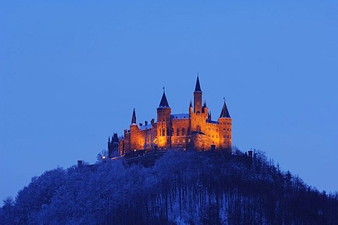 Burg Hohenzollern castle, Hechingen, Swabian Alb, Zollern-Albkreis district, Baden-Wuerttemberg, Germany, Europe