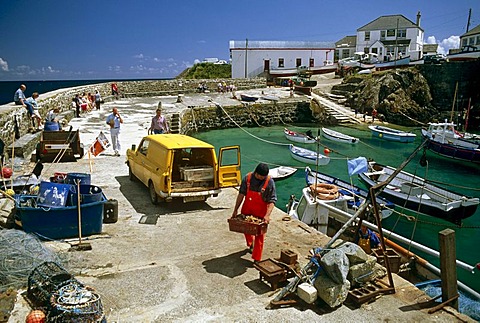 Cornish fishing village Coverack in 1990, Cornwall, England, United Kingdom, Europe