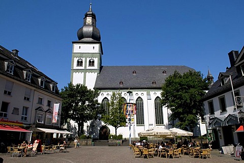 Parish church on the Alter Markt square in Attendorn, Sauerland region, North Rhine-Westphalia, Germany, Europe
