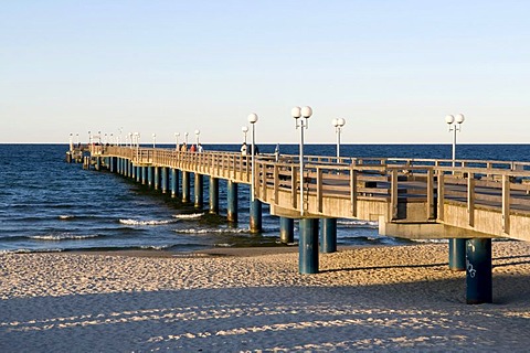 Pier in the Baltic Sea resort town of Binz, Isle of Ruegen, Mecklenburg-Western Pomerania, Germany, Europe