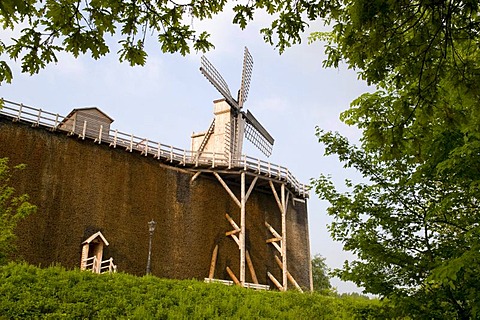 Wind Art at the new saltworks and salina in the spa gardens, Bad Rothenfelde, Osnabruecker Land region, Lower Saxony, Germany, Europe