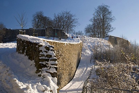 Fortification on the Schlossberg castle hill of Arnsberg, Sauerland region, North Rhine-Westphalia, Germany, Europe