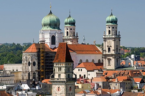 Old town hall and Cathedral of St. Stephan, Passau, Bavarian Forest, Bavaria, Germany, Europe