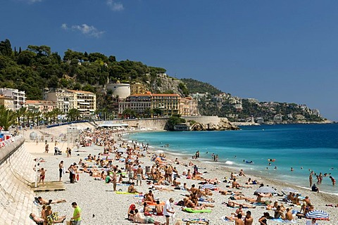 Beach in front of the castle mountain Colline du Chateau, Nice, Cote d'Azur, Provence, France, Europe