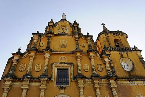 Front view, La Recoleccion church, 1786, Leon, Nicaragua, Central America