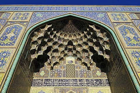 Colorful faience tiles on the Sheik Lotfollah, Lotf Allah Mosque, Esfahan, UNESCO World Heritage Site, Isfahan, Iran, Persia, Asia