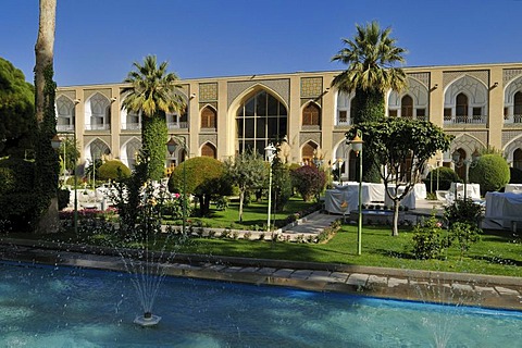 Historic Abbasi caravansaray and Hotel, UNESCO World Heritage Site, Esfahan, Isfahan, Iran, Persia, Asia