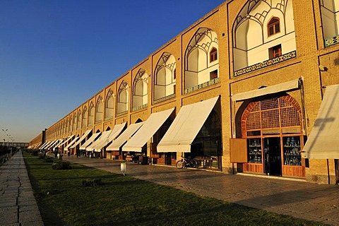 Meidan-e Emam, Naqsh-e Jahan, Imam Square with Sheik Lotfollah, Lotf Allah Mosque, UNESCO World Heritage Site, Esfahan, Isfahan, Iran, Persia, Asia