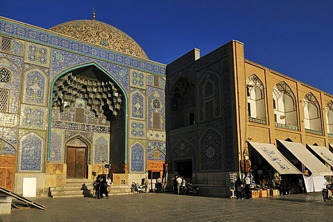 Meidan-e Emam, Naqsh-e Jahan, Imam Square with Sheik Lotfollah, Lotf Allah Mosque, UNESCO World Heritage Site, Esfahan, Isfahan, Iran, Persia, Asia