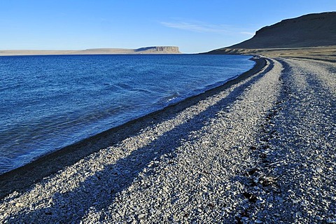 Beach at Erebus and Terror Bay, Devon, Beechey Island, Northwest Passage, Nunavut, Canada, Arctic