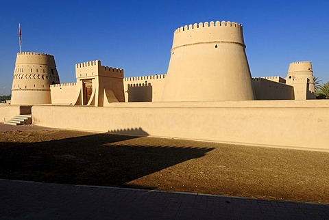 Historic adobe fortification Al Khandaq Fort or Castle, Buraimi, Al Dhahirah region, Sultanate of Oman, Arabia, Middle East