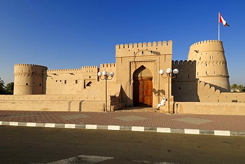 Historic adobe fortification Al Khandaq Fort or Castle, Buraimi, Al Dhahirah region, Sultanate of Oman, Arabia, Middle East