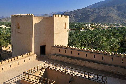 Historic adobe fortification Rustaq Fort or Castle, Hajar al Gharbi Mountains, Batinah Region, Sultanate of Oman, Arabia, Middle East