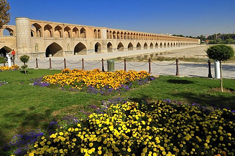 Allah-Verdi-Khan or Si-o-Se Pol bridge, Esfahan, Isfahan, UNESCO World Heritage Site, Persia, Iran, Asia