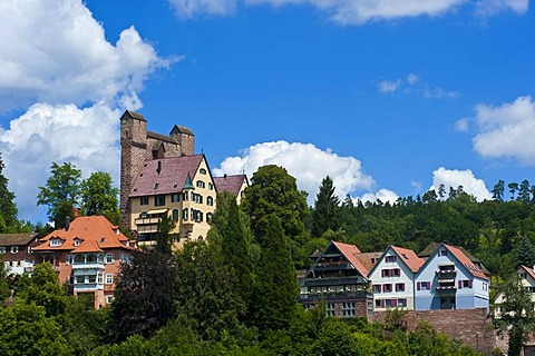 Burg Berneck castle with Hoher Mantel shield wall, Berneck, Black Forest, Baden-Wuerttemberg, Germany, Europe