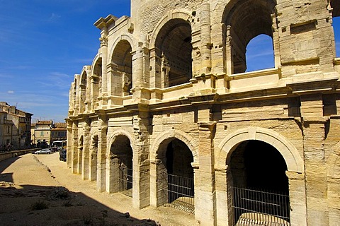 Roman ampitheatre, Les Arenes, Arles, Bouches du Rhone, Provence, France, Europe