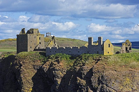 Dunnottar Castle near Stonehaven, Aberdeenshire, Scotland, United Kingdom, Europe