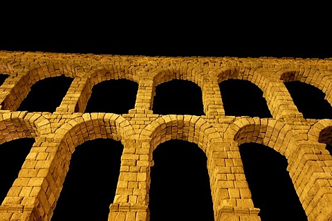 Roman aqueduct at night, Segovia, Castilla-Leon, Spain, Europe