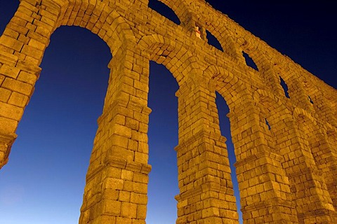 Roman aqueduct at night, Segovia, Castilla-Leon, Spain, Europe