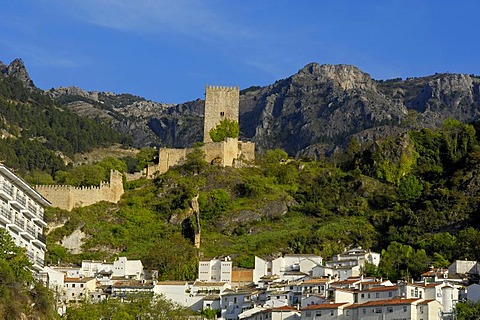 Yedra Castle in Cazorla village, Sierra de Cazorla Segura y Las Villas Natural Park, province of Jaen, Andalusia, Spain, Europe