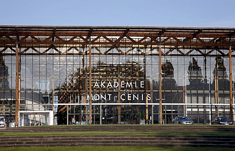 Akademie Mont Cenis academy, modern energetic building on the site of the former Bergwerk Mont Cenis mine, now a School of Administration of North Rhine Westphalia, Herne, North Rhine-Westphalia, Germany, Europe