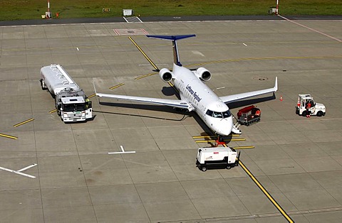 Duesseldorf International Airport, Lufthansa Regional plane on the tarmac, handling, Bombardier CRJ200, Duesseldorf, North Rhine-Westphalia, Germany, Europe