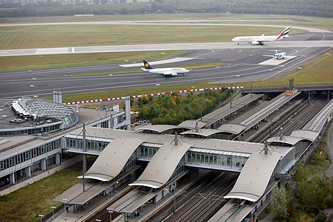 Flughafen Duesseldorf International Airport, airport railway station, Duesseldorf, North Rhine-Westphalia, Germany, Europe