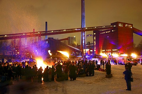 Bonfire against the backdrop of the Kokerei Zollverein coking plant, with different light and fire installations at the GlueckAuf2010 cultural festival at the start of the European Capital of Culture year, on the site of the Zeche Zollverein mine and coki