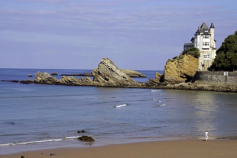 Beach, chateau, promenader, Biarritz, Pyrenees-Atlantiques, Atlantic Coast, Aquitaine, France, Europe