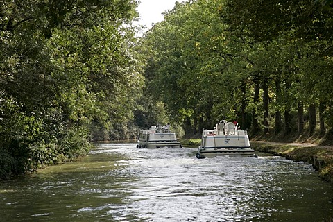 Canal, boats, Canal du Midi, Trebes, Carcassonne, Aude, France, Europe