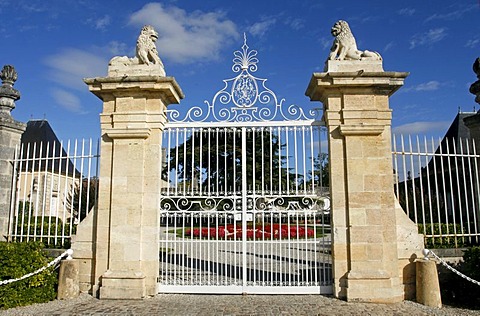 Chateau Beycheville, gate, famous vineyard, Medoc, Aquitaine, France, Europe