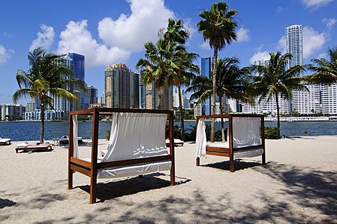 Mandarin Oriental Hotel, Brickell Key Drive, Downtown Miami, Florida, USA