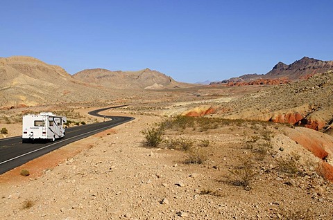 Camper, Valley of Fire, Nevada, USA