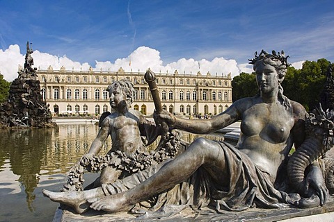 Herrenchiemsee Palace, statues beside a pond, Herreninsel, Gentleman's Island, Lake Chiemsee, Chiemgau, Upper Bavaria, Germany, Europe