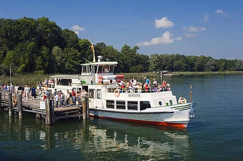 Excursion boat landing at Herreninsel, Chiemsee lake, Chiemgau, Upper Bavaria, Bavaria, Germany, Europe