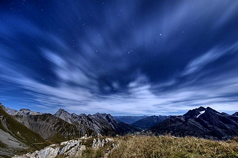 Peaks in the light of the full moon, Kaisers, Lechtal, Ausserfern, Tyrol, Austria, Europe