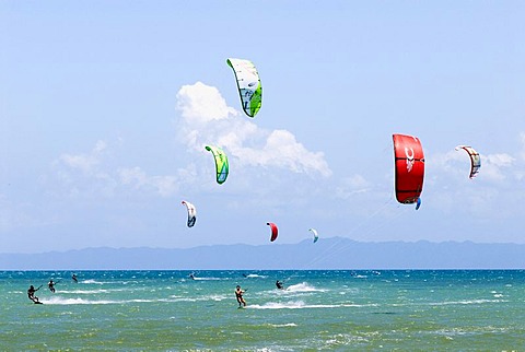 Kite surfers on the beach of El Yaque on the island of Isla Margarita, Venezuela, South America