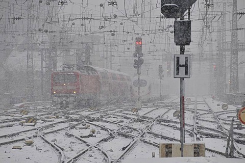 Snow storm, main train station in Cologne, North Rhine-Westphalia, Germany, Europe