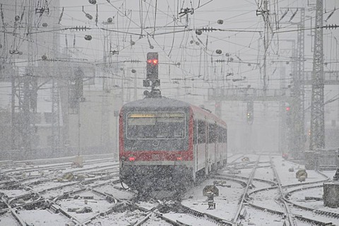 Snow storm, main train station in Cologne, North Rhine-Westphalia, Germany, Europe