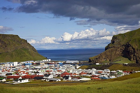 Port town of Heimaey on the Vestmannaeyjar, Westman Islands, south Iceland, Iceland, Europe