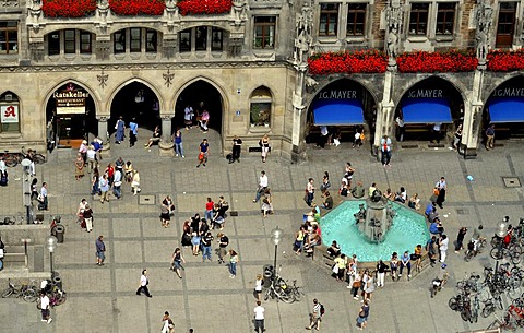 Fish Fountain, Marienplatz square, seen from Alten Peter, St. Peter's Church, Munich, Bavaria, Germany, Europe