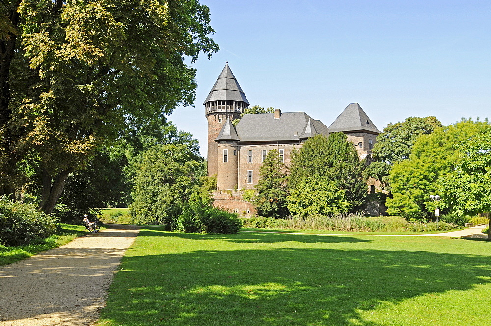 Castle park, Wasserburg Linn moated castle museum, Krefeld, North Rhine-Westphalia, Germany, Europe