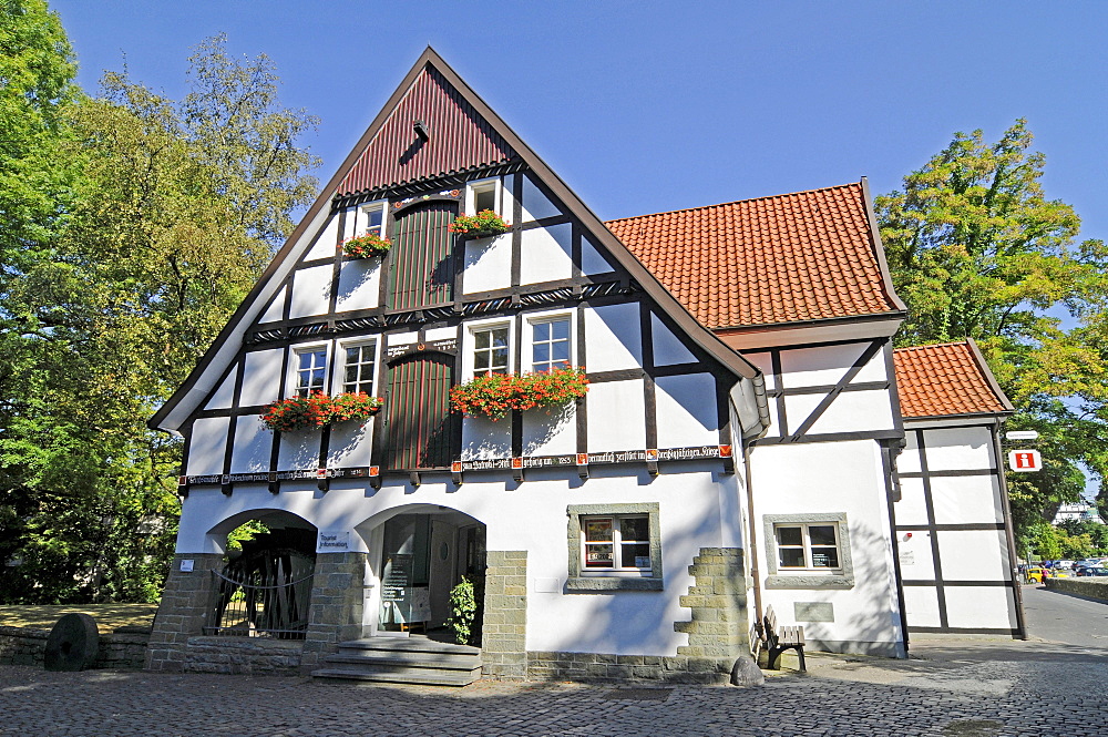 Tourist information, half-timbered house, historic town centre, Soest, North Rhine-Westphalia, Germany, Europe