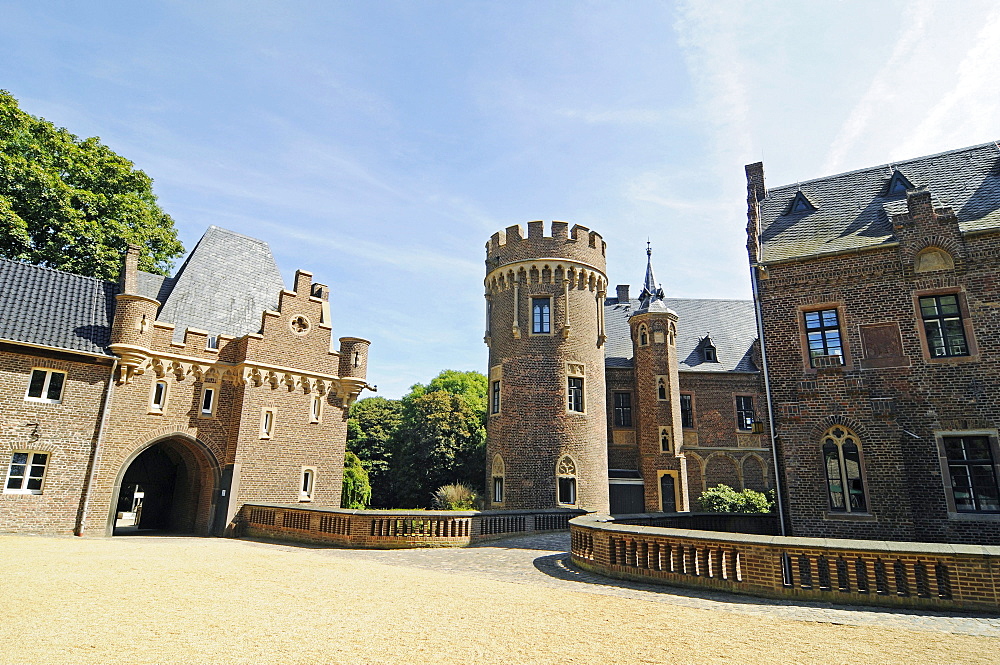 Schloss Paffendorf castle, moated castle, Bergheim, Rhineland, North Rhine-Westphalia, Germany, Europe