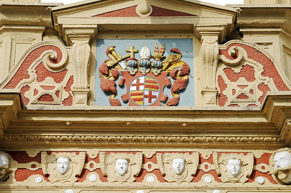 Coat of arms, Schloss Neuhaus, moated castle, Weser Renaissance, Paderborn, North Rhine-Westphalia, Germany, Europe