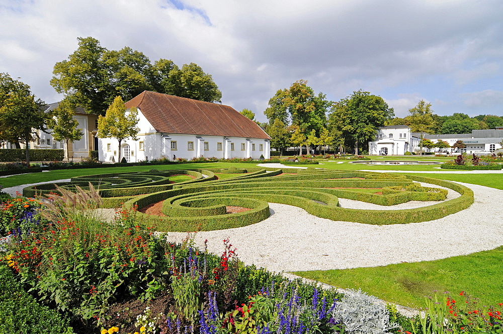 Baroque garden, municipal gallery, riding hall, Schloss Neuhaus, moated castle, Weser Renaissance, Paderborn, North Rhine-Westphalia, Germany, Europe